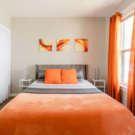 La Naranja Retreat - Cozy Duplex Near Downtown With Parking, 300 Mb Wifi & Self Check In Villa Cleveland Kültér fotó