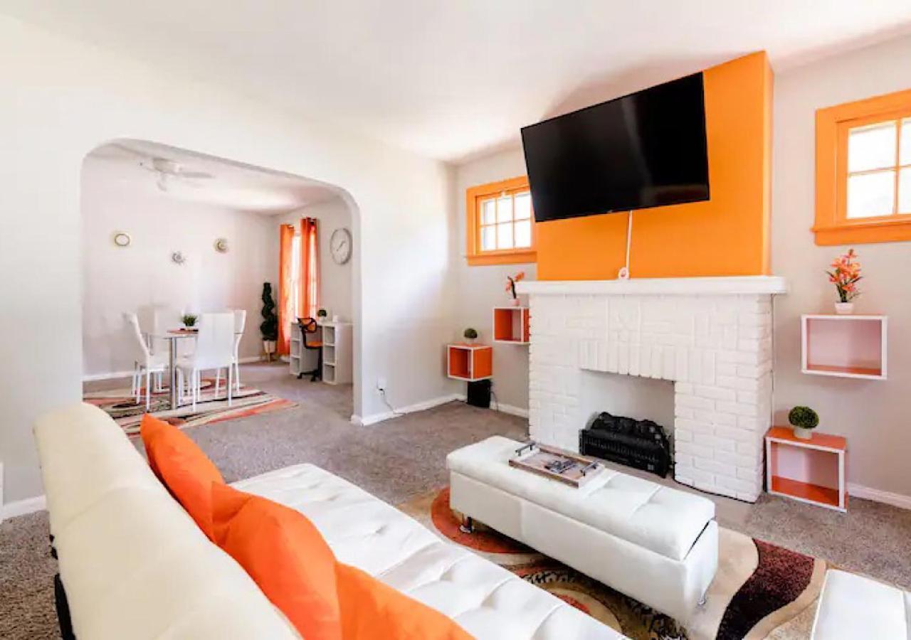 La Naranja Retreat - Cozy Duplex Near Downtown With Parking, 300 Mb Wifi & Self Check In Villa Cleveland Kültér fotó