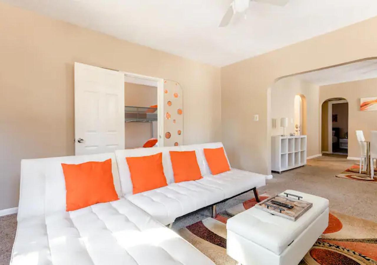 La Naranja Retreat - Cozy Duplex Near Downtown With Parking, 300 Mb Wifi & Self Check In Villa Cleveland Kültér fotó